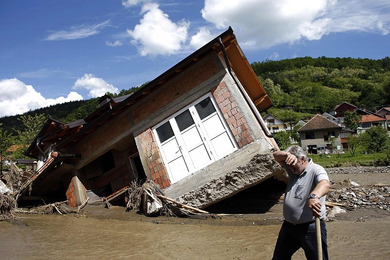 Las inundaciones han destruído centenares de casas