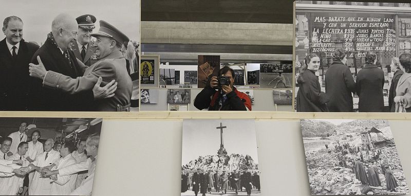 La exposición cuenta con más de 400 fotografías, 200 objetos, 100 documentos y unos 30 vídeos.