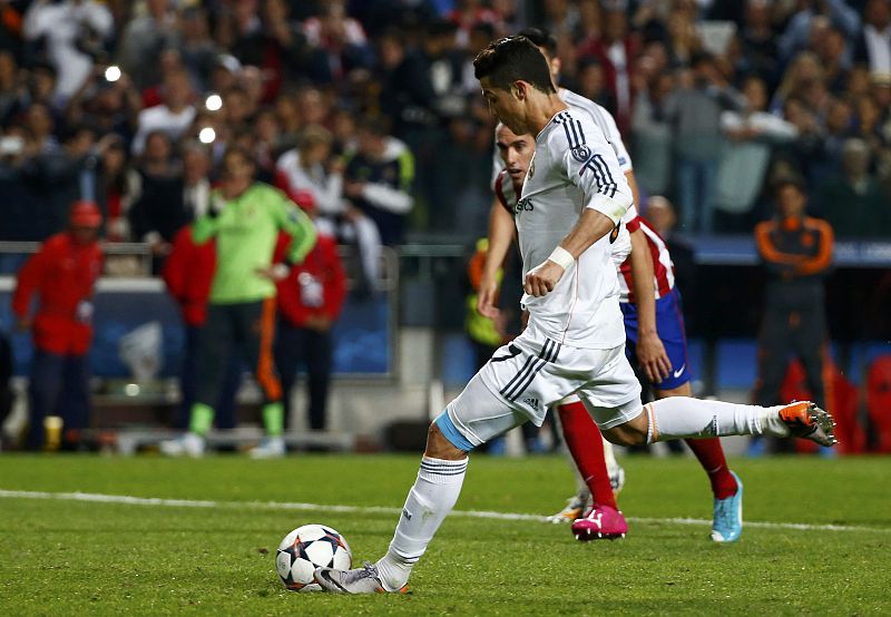 Cristiano Ronaldo, de penalty, pone el 4-1 definitivo en la final de Champions League entre Real Madrid y Atlético de Madrid