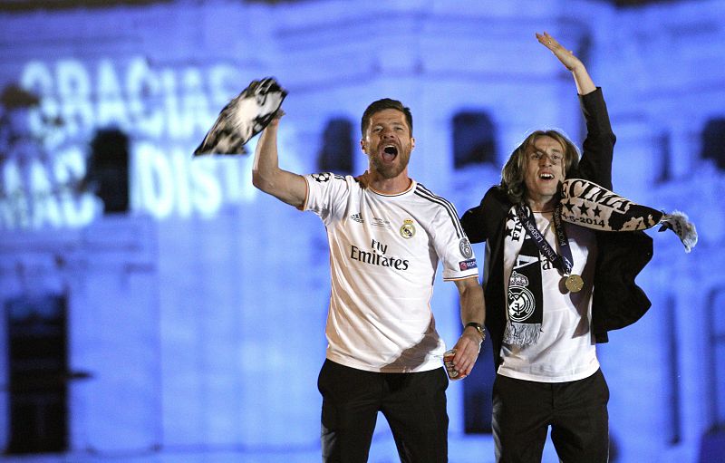 REAL MADRID CELEBRAN EN LA PLAZA DE CIBELES COPA EUROPA
