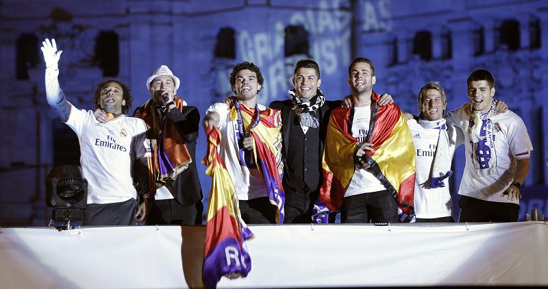 REAL MADRID CELEBRAN EN LA PLAZA DE CIBELES COPA EUROPA