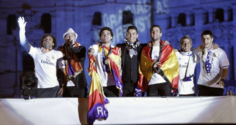 REAL MADRID CELEBRAN EN LA PLAZA DE CIBELES COPA EUROPA