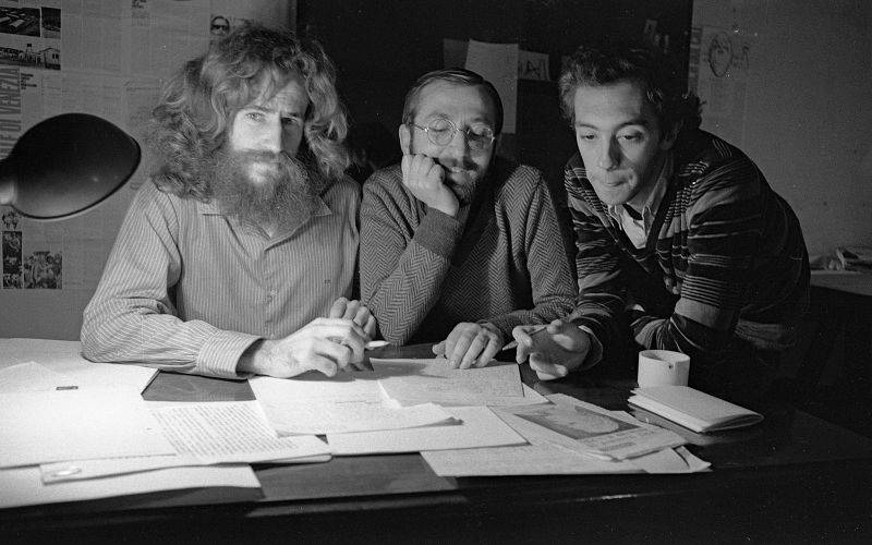 Los tres miembros que compusieron el primer colectivo Ajoblanco: Pepe Ribas, Toni Puig, Fernando Mir. Enero 1977.