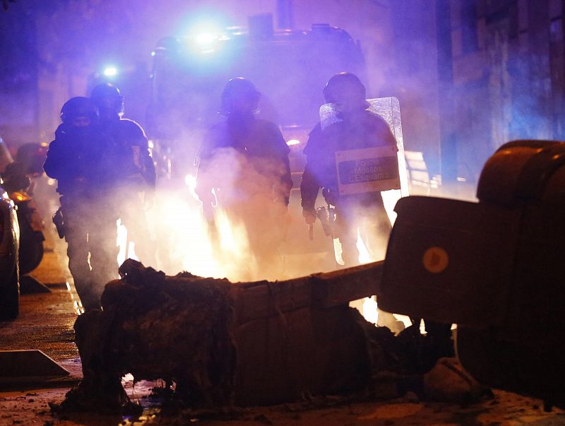 Barcelona ha vivido este miércoles por la noche su tercer día de altercados y enfrentamientos de grupos de manifestantes con los Mossos d'Esquadra