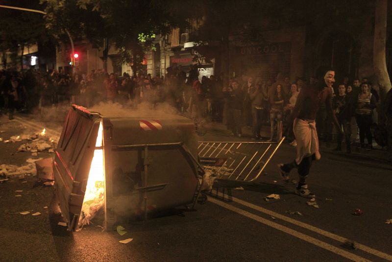 INCIDENTES TRAS LA MARCHA A LA COMISARÍA DE LOS MOSSOS D'ESCUADRA DE LES CORTS