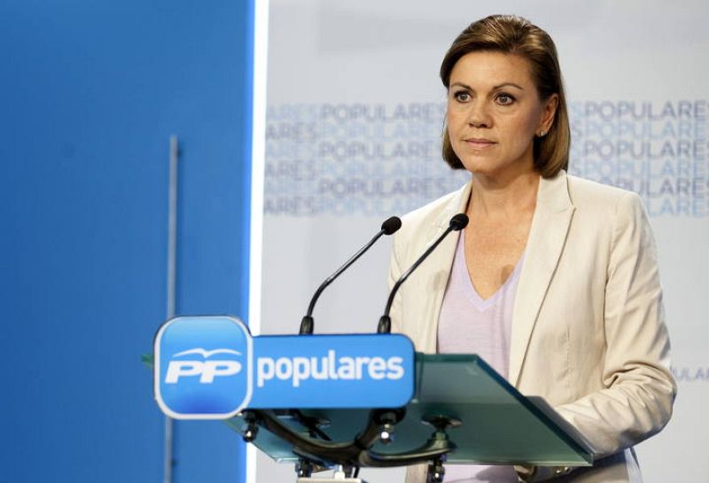 La secretaria general del PP en la declaración institucional tras la abdicación del rey