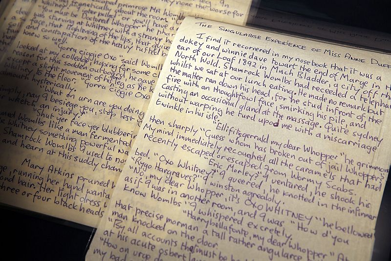 Manuscritos de John Lennon puestos a subasta en Sotheby's