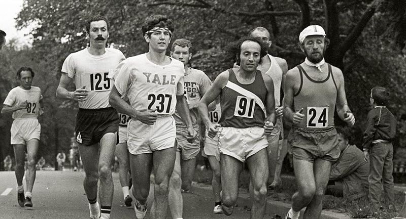 Fred Lebow corre el maratón de Nueva York, en 1971