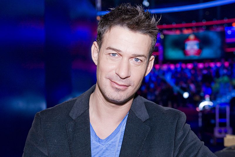 Eduardo Aldán, padrino de Novales (Cantabria)