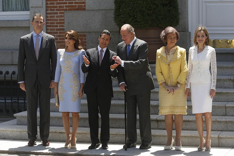 Las últimas apariciones públicas de la futura reina han tenido lugar con motivo de la visita oficial a España del presidente de México Enrique Peña Nieto. Para el almuerzo la princesa lució una chaqueta de organza bordada a juego con un vestido blanc