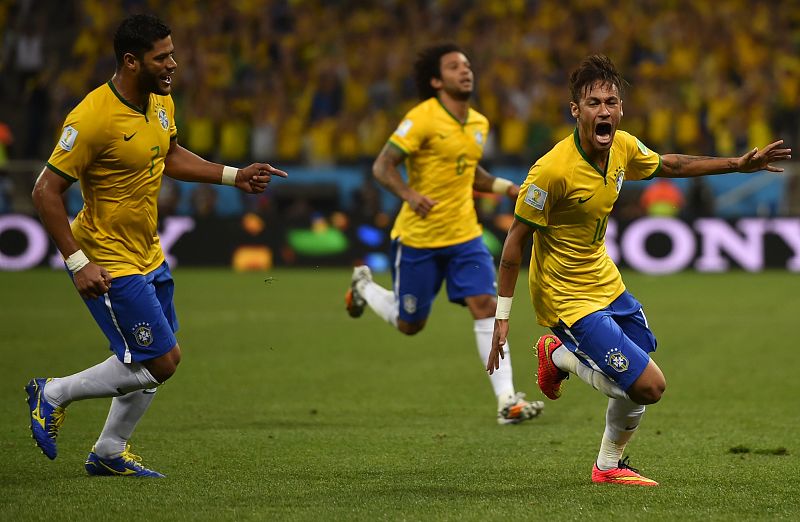 Neymar celebra el gol del empate.