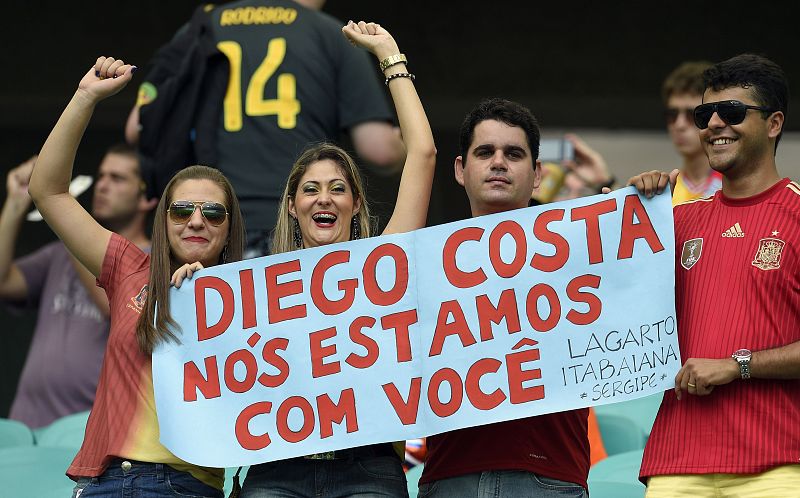 A pesar de los silbidos que recibe, Diego Costa es querido por aficionados españoles y brasileños.