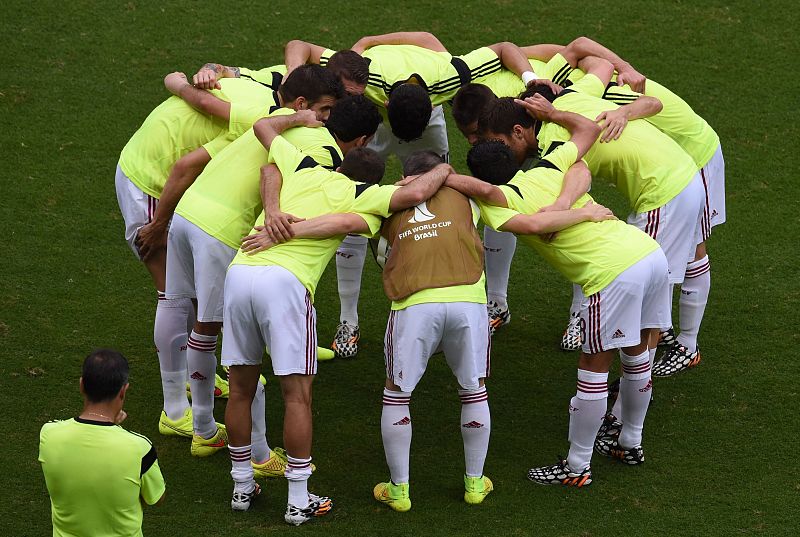 Los jugadores de la selección española, muy unidos antes de medirse a Holanda.