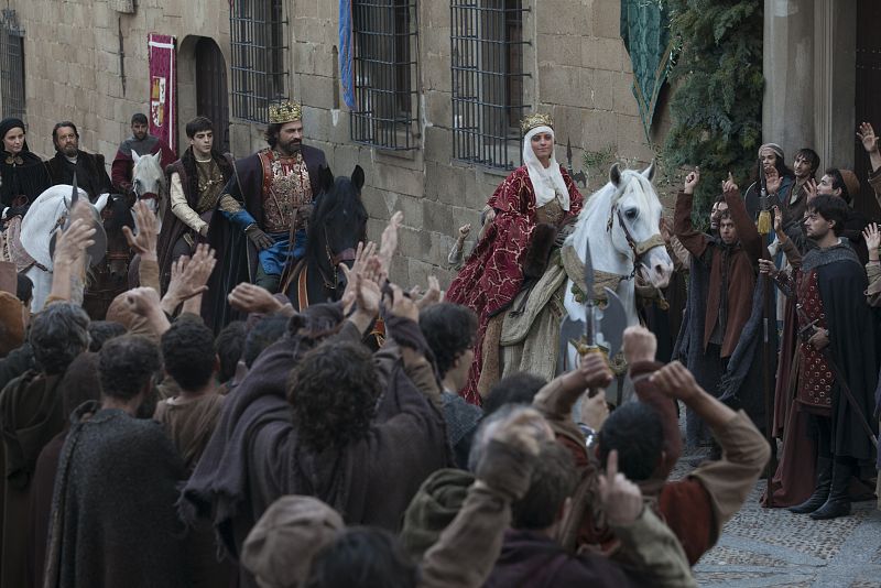 Isabel y Fernando viajan a Barcelona para recibir allí a la comitiva francesa que firmará la paz y la devolución de los condados del Rosellón y la Cerdaña.