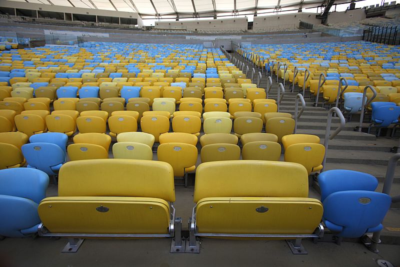 El estadio dispone de sillas para personas de tallas especiales.