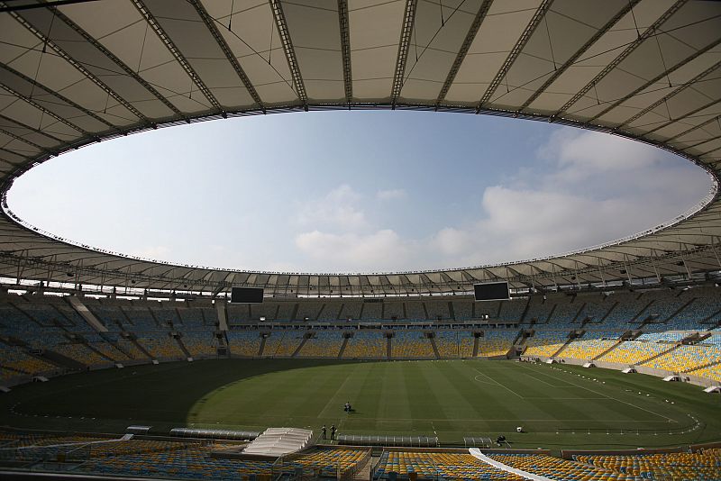 La forma ovalada del estadio es una de sus señas más características.