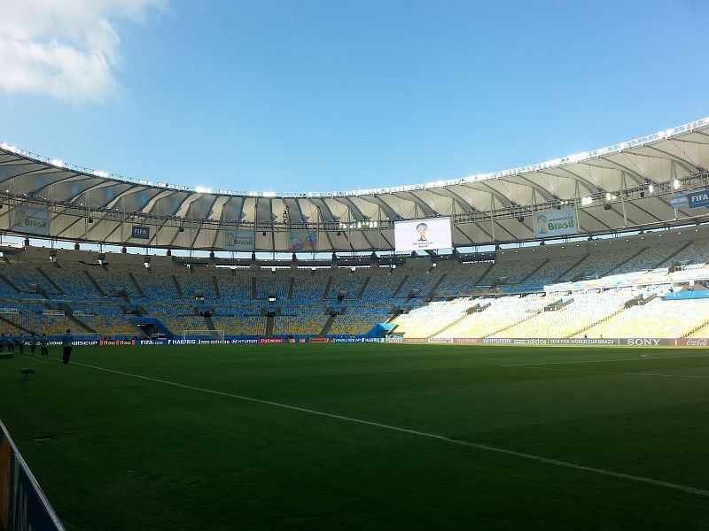 El césped de Maracaná, cuidado por un jardinero español, es uno de los grandes secretos del estadio. Fue seleccionado especialmente de los mejores pastos del país.