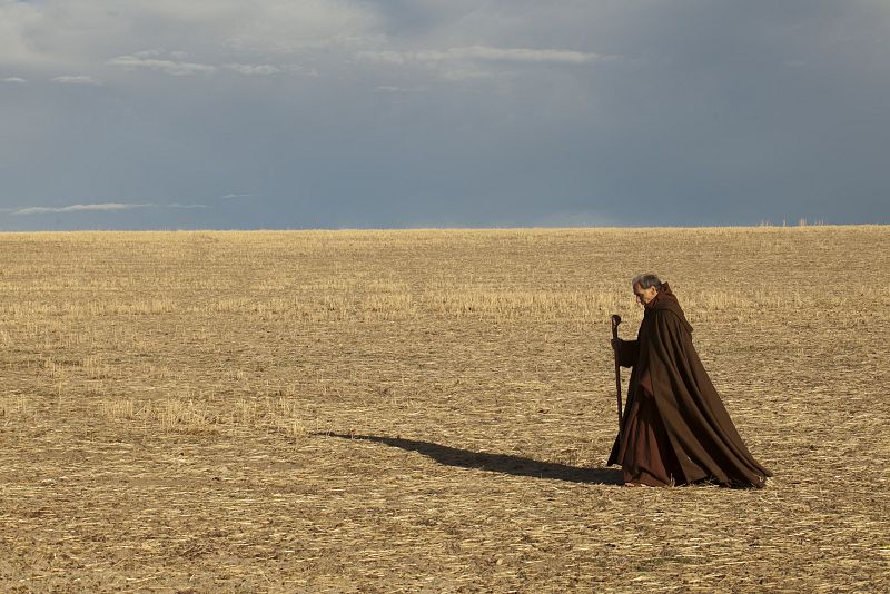 Cisneros es el encargado de establecer el orden en conventos y monasterios. A Isabel le preocupa que los religiosos sean los primeros que no respetene la observancia de la regla