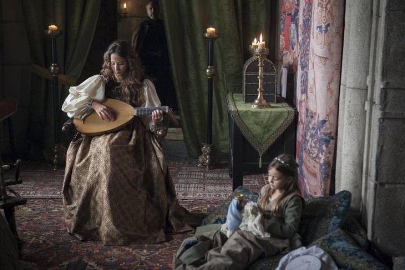 Los Reyes Católicos se harán con toda Europa gracias a las alianzas matrimoniales que pretenden pactar para sus hijos. Juan se casará con Margarita de Austria, Juana se casará con Felipe 'El hermoso', Catalina se casará con el príncipe de Gales y Mar