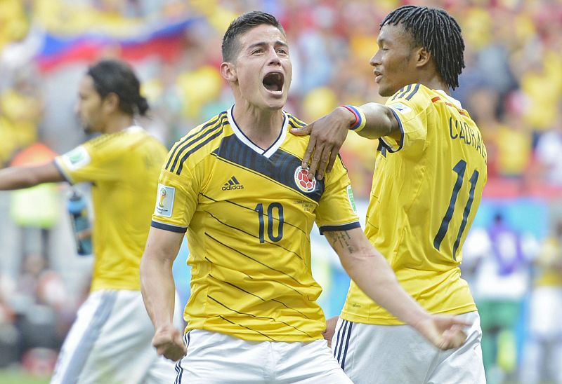 Rodríguez y Cuadrado celebran el gol ante Costa de Marfil