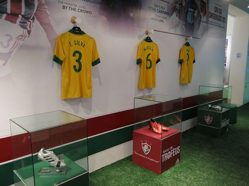 Las camisetas de Thiago Silva, Marcelo y Fred, los tres jugadores de la selección con pasado en el 'Flu', presente en el caso del último.