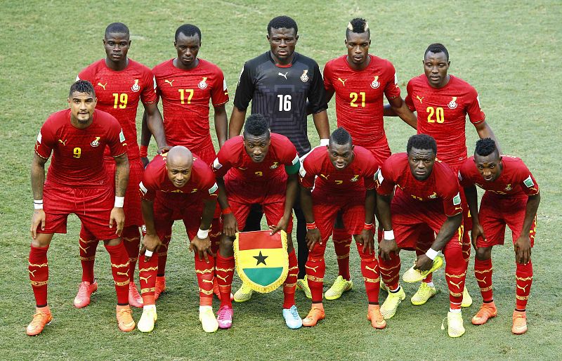 El once inicial de Ghana posa antes del partido