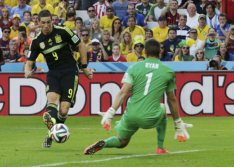 Momento en el que Fernando Torres bate a Mathew Ryan para establecer el 0-2.
