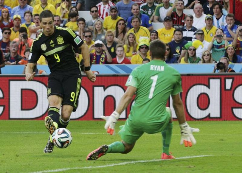 Momento en el que Fernando Torres bate a Mathew Ryan para establecer el 0-2.