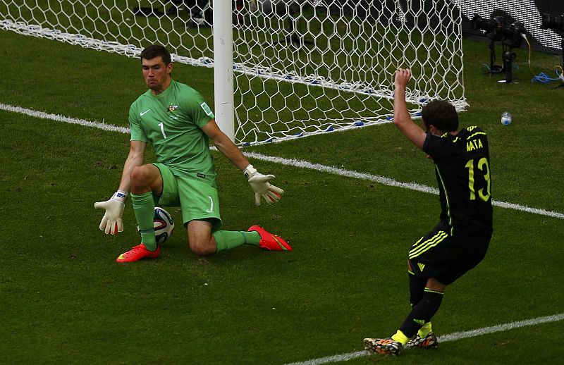 Gol de Juan Mata para establecer el 0-3 definitivo, tras un gran pase de Iniesta.