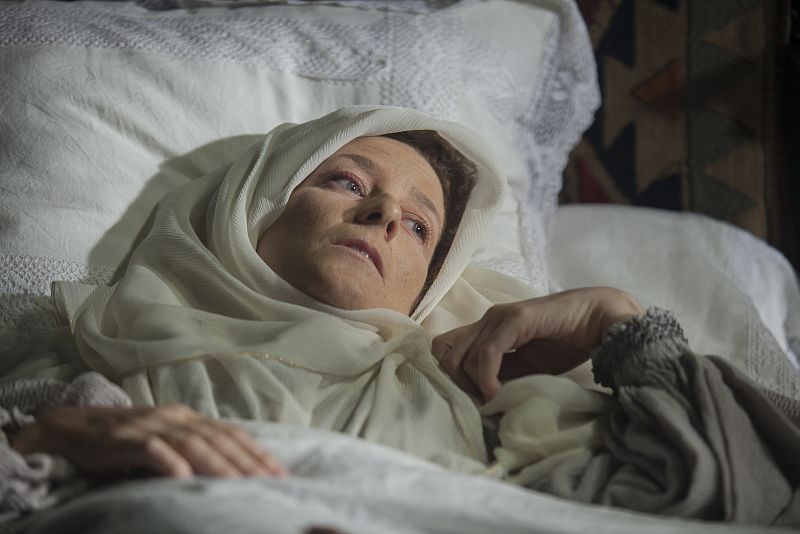 Junto a ella en estos últimos momentos están su hermana Beatriz de Braganza y Gonzalo Chacón