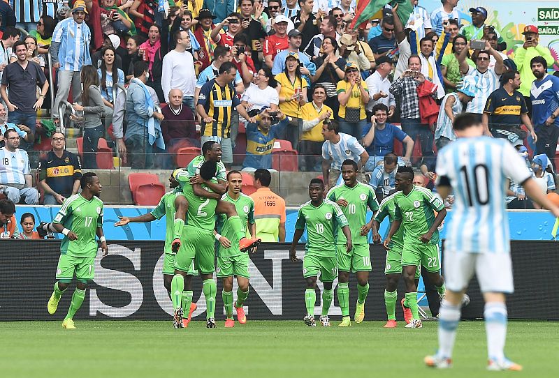 Los nigerianos celebran el gol de Musa, que suposo el 1-1 ante Argentina