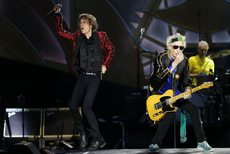 Mick Jagger, Keith Richards y Charlie Watts en un momento del concierto madrileño de la gira "14 on Fire".