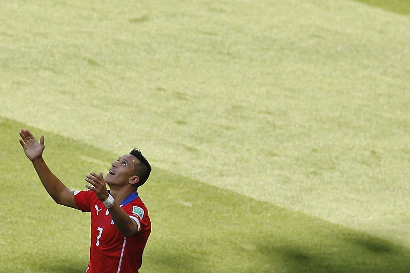 Alexis Sánchez celebra el gol del empate.