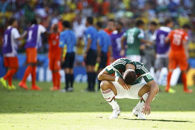 La imagen de la desolación reflejada en el 'Chicharito' Hernández.
