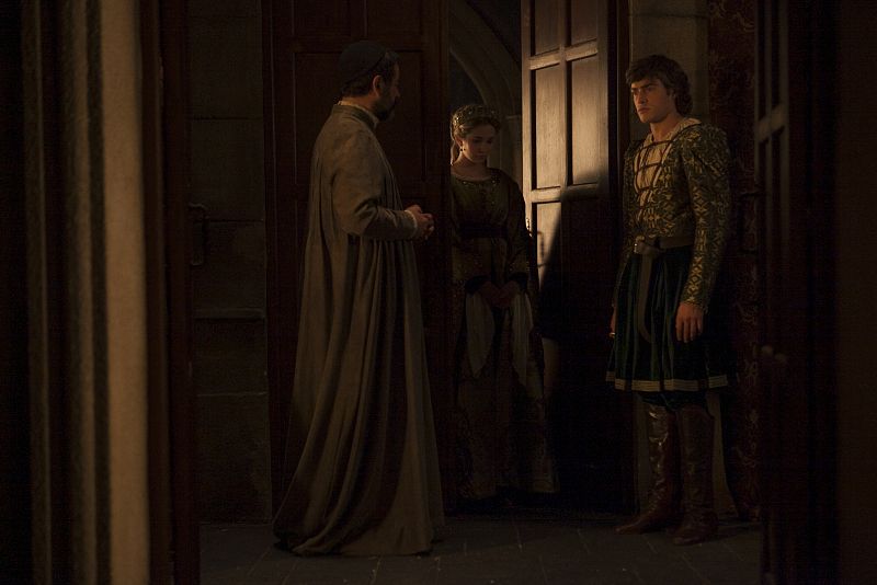 Pero las noticias que recibe, no eran las esperadas. Juana ha dado a luz a una niña