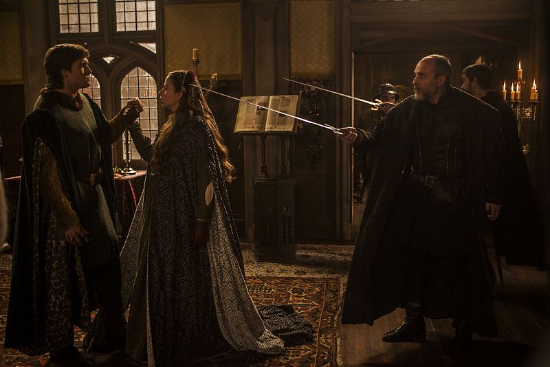 La tensión entre las dos delegaciones hace que salten las chispas... El matrimonio de Juana y Felipe va a traer muchos problemas entre Castilla y Aragón y Flandes