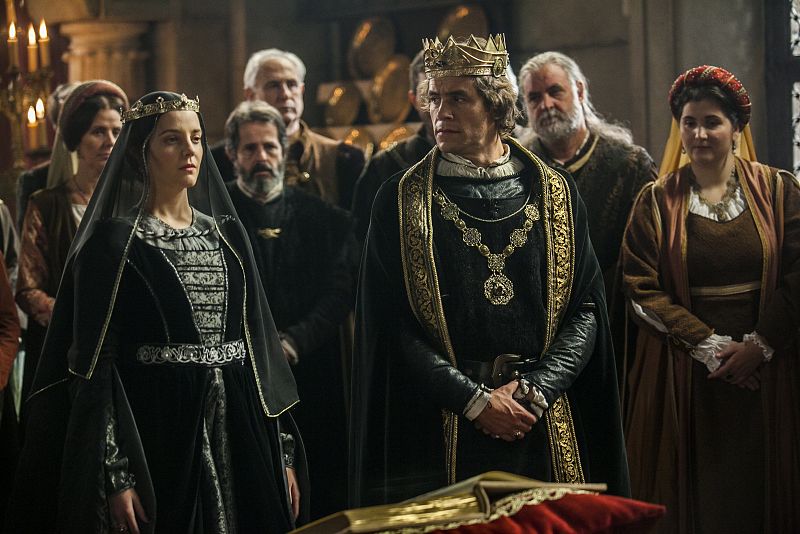 Isabel tiene en sus manos unir los tres reinos de la Península Ibérica, por fin se crearían Las Españas, con Castilla, Aragón y Portugal