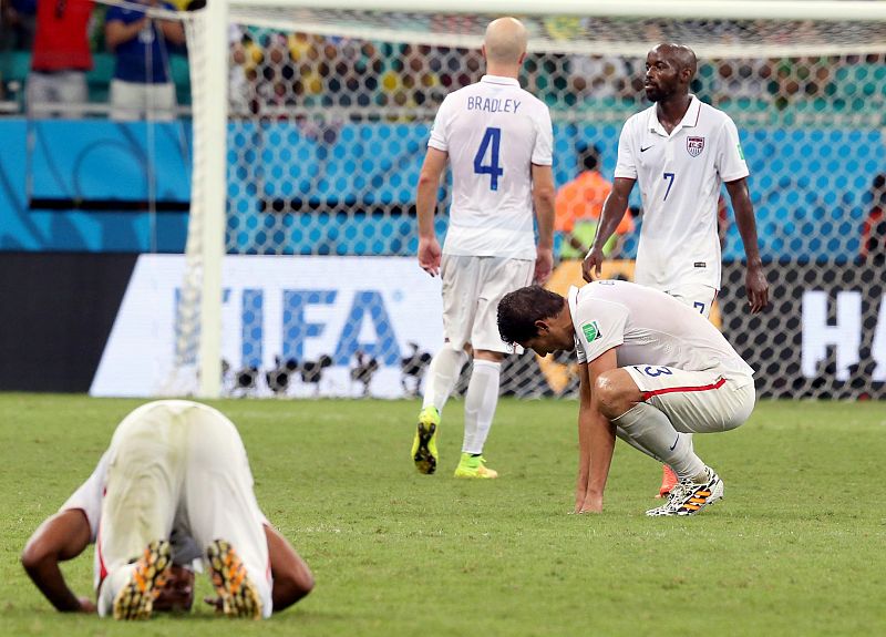 Desolación en las filas estadounidenses tras la derrota ante Bélgica que les apea del Mundial en Cuartos de final.