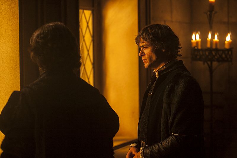 En Castilla, sin embargo, se viven momentos dramáticos...El heredero de Castilla, Aragón y Portugal está a punto de nacer pero las expectativas no son buenas