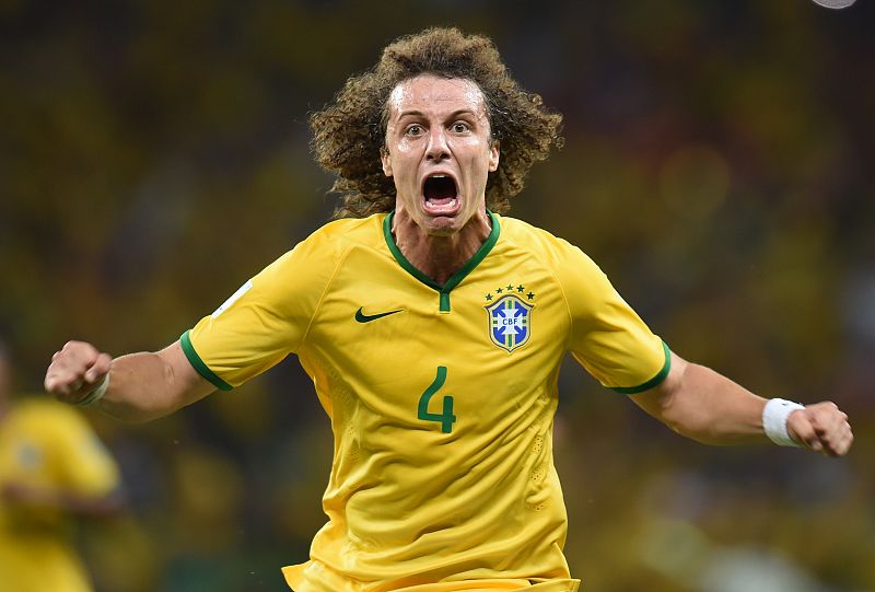 David Luiz celebra el 2-0 para Brasil ante Colombia