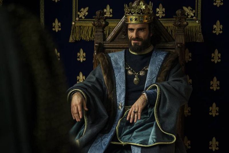 Y es que e Duque de Braganza se presenta en Francia para pedirle al rey Luis apoyo. Quiere destronar a Manuel II y convertirse en monarca