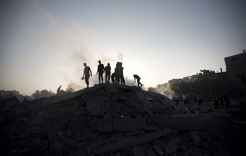 Edificios dañados por los bombardeos israelíes en Ciudad de Gaza