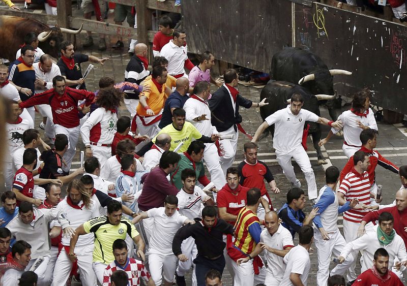 TERCER ENCIERRO CON TOROS DE LA GANADERÍA DE VICTORIANO DEL RÍO CORTÉS