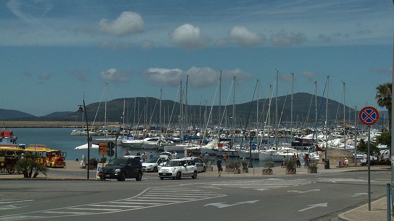 Barcos en el puerto de Cagliari