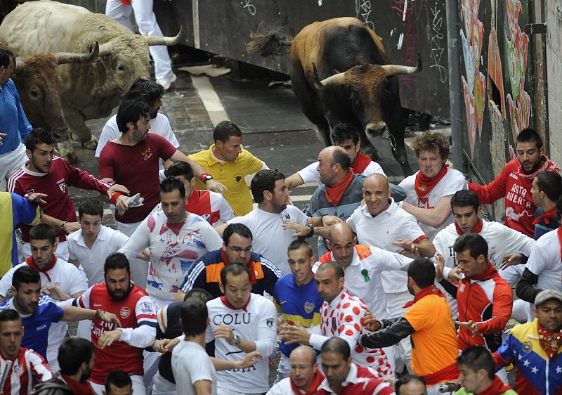 Encierro elegante y bello, el que han protagonizado los mozos con los toros gaditanos de Fuente Ymbro.