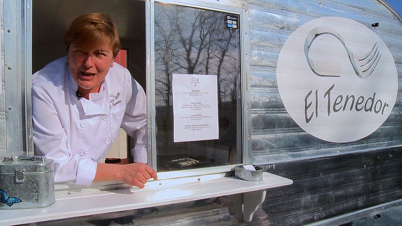 Carmen tiene su propio puesto de comida ambulante