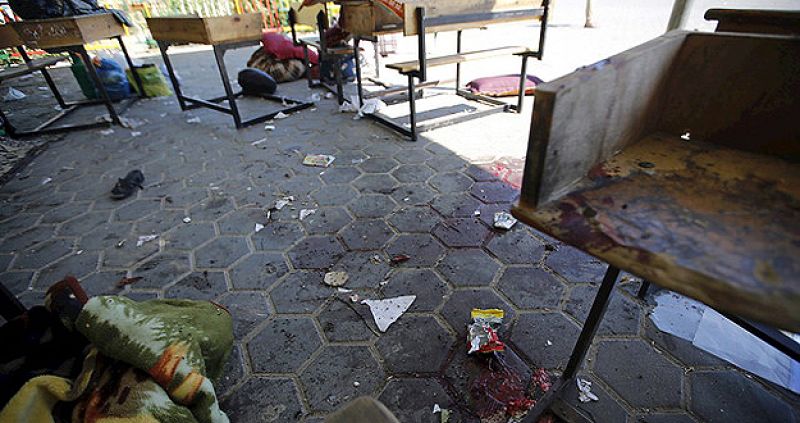 Interior del centro escolar de la ONU bombardeado en Beit Hanoun