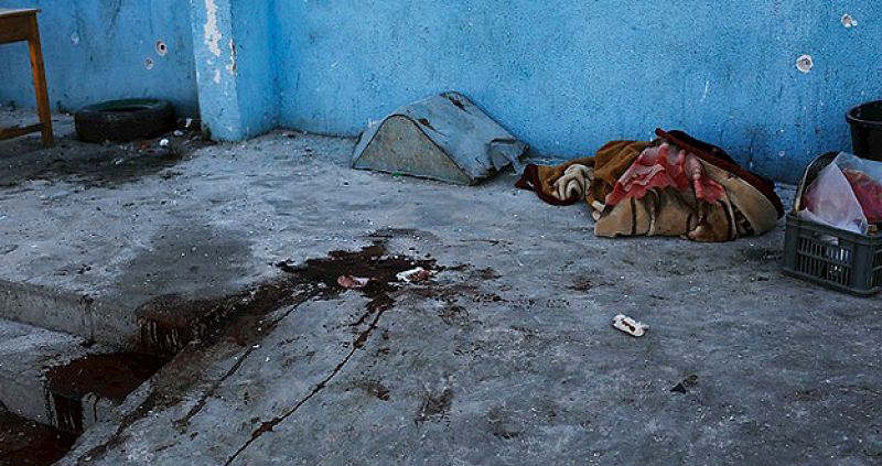 Restos de sangre de las víctimas palestinas en el interior de la escuela