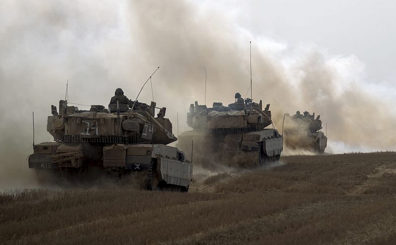 Los tanques del ejército israelí se retiran de la Franja de Gaza tras la entrada en vigor del alto el fuego