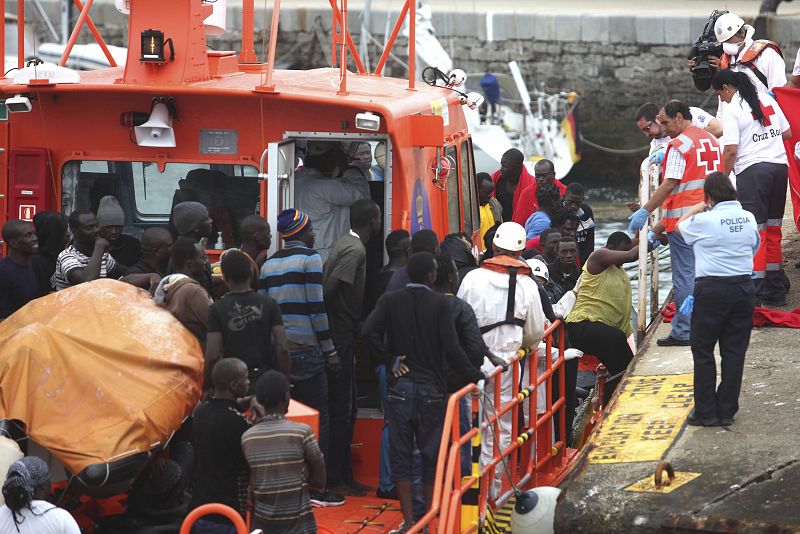 El lunes se cerró con 299 inmigrantes rescatados en aguas del Estrecho